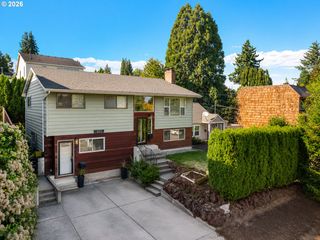 8325 Sw TERWILLIGER Blvd, Portland, OR 97219