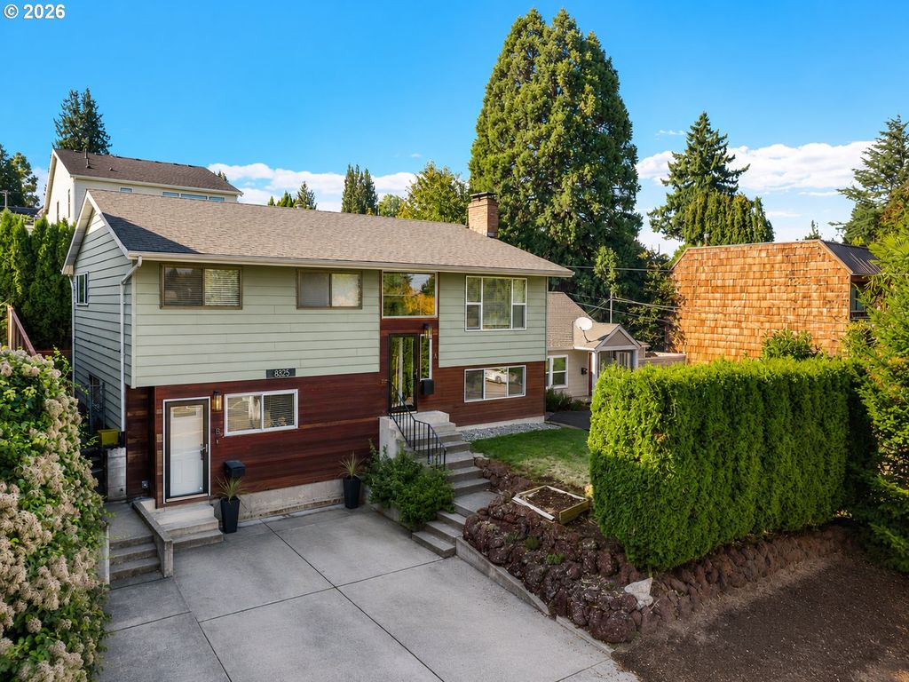 8325 Sw TERWILLIGER Blvd, Portland, OR 97219