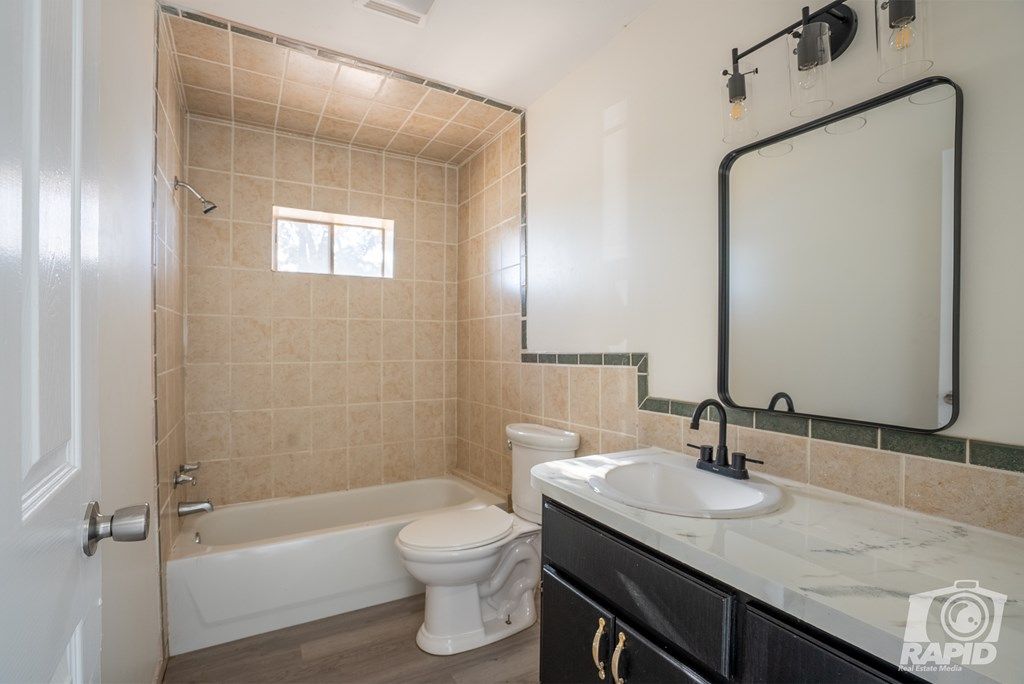 Image 12 of property listing at 1703 N Magdalen St, San Angelo, TX 76903