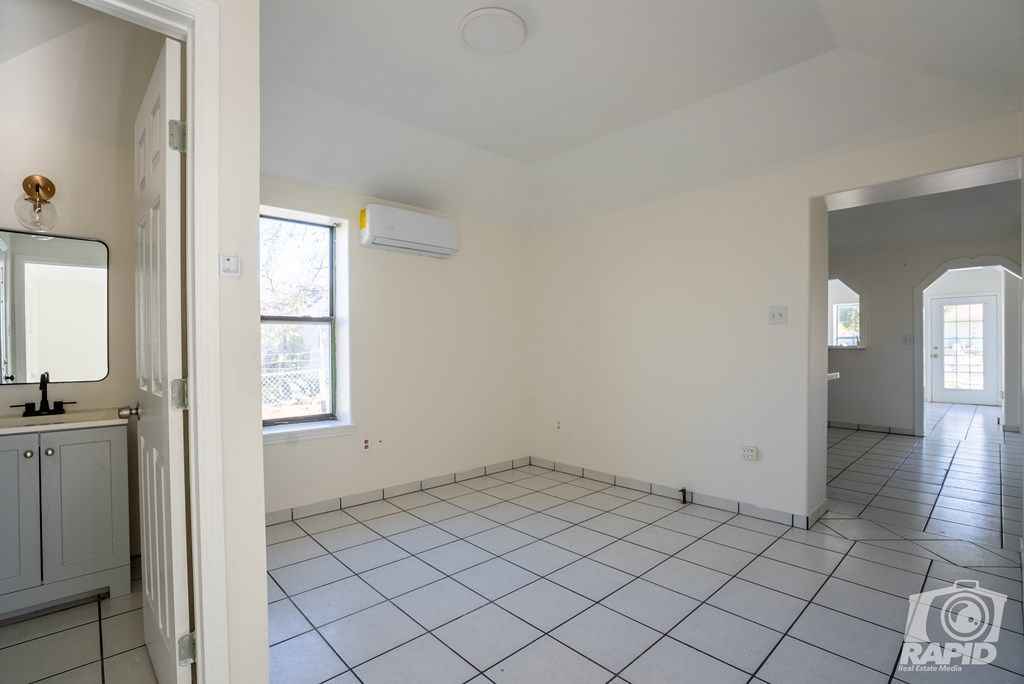 Image 20 of property listing at 1703 N Magdalen St, San Angelo, TX 76903