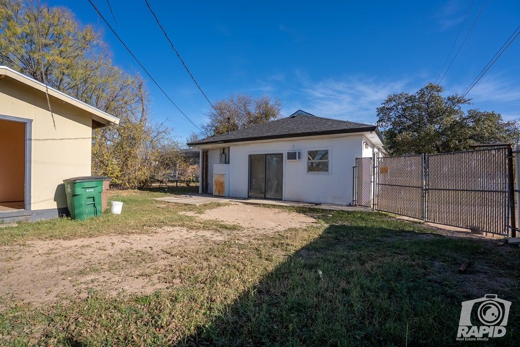 Image 31 of property listing at 1703 N Magdalen St, San Angelo, TX 76903