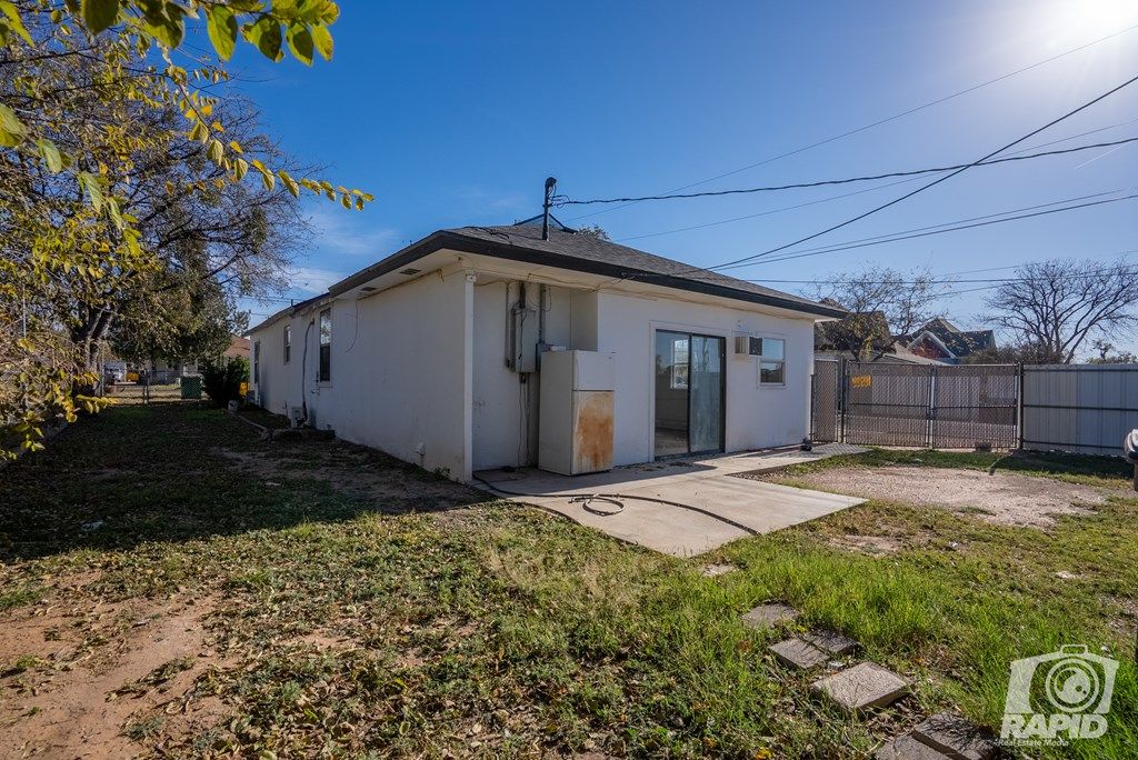 Image 32 of property listing at 1703 N Magdalen St, San Angelo, TX 76903