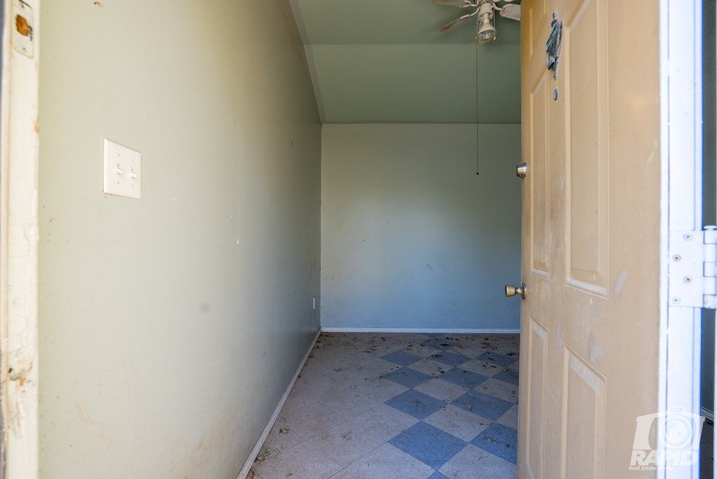 Image 33 of property listing at 1703 N Magdalen St, San Angelo, TX 76903