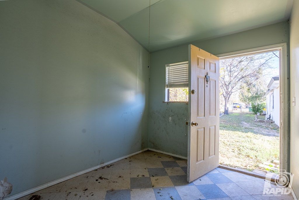 Image 34 of property listing at 1703 N Magdalen St, San Angelo, TX 76903