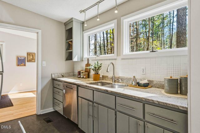 233 Forest Hill Road, Chapel Hill, NC 27514