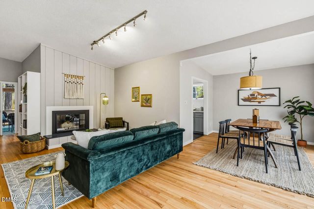 233 Forest Hill Road, Chapel Hill, NC 27514