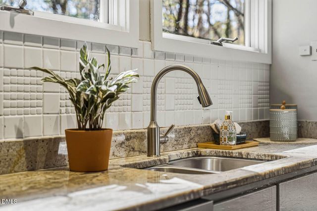 233 Forest Hill Road, Chapel Hill, NC 27514