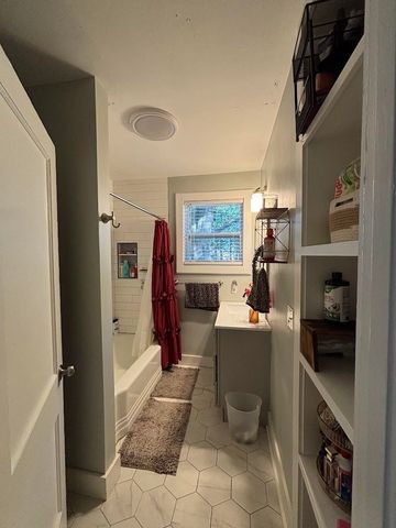 123 Westridge Drive, Tallahassee, FL 32304