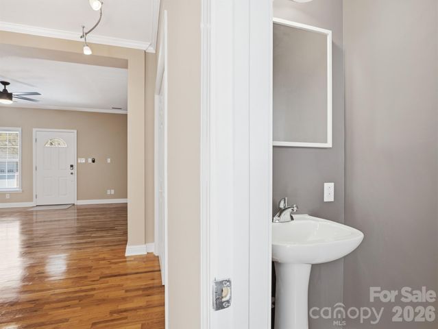 4330 Laurel Hill Lane, Charlotte, NC 28217