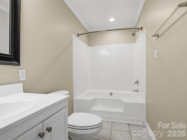 4330 Laurel Hill Lane, Charlotte, NC 28217