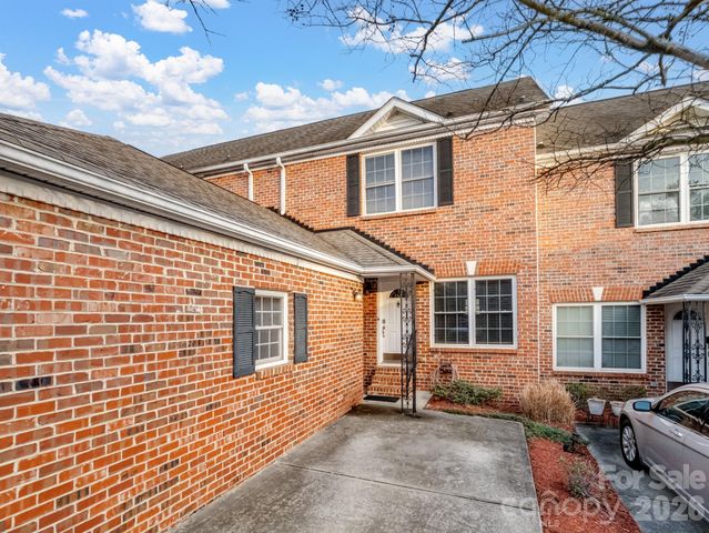 4330 Laurel Hill Lane, Charlotte, NC 28217