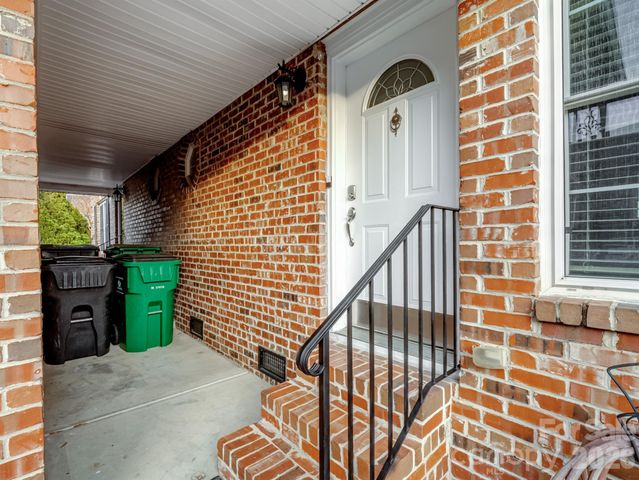 4330 Laurel Hill Lane, Charlotte, NC 28217