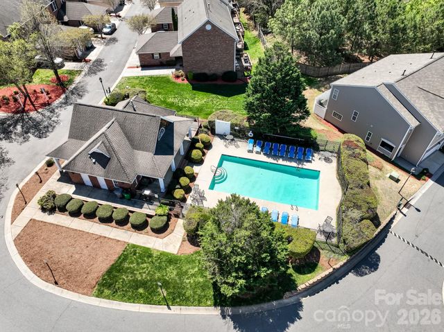 4330 Laurel Hill Lane, Charlotte, NC 28217