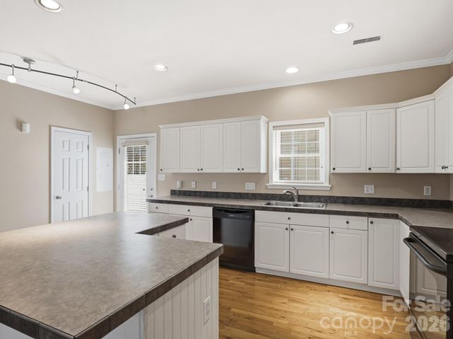 4330 Laurel Hill Lane, Charlotte, NC 28217