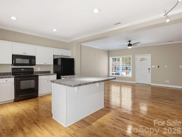 4330 Laurel Hill Lane, Charlotte, NC 28217