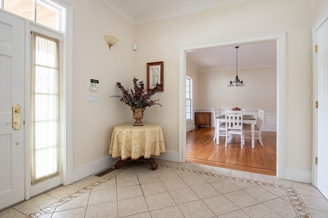 7 Burnham Rd, Lexington, MA 02420
