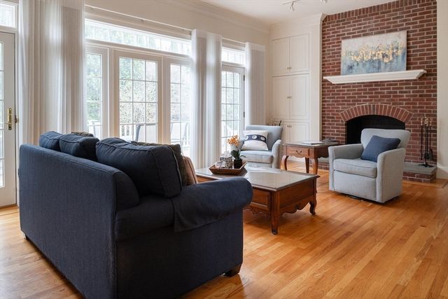 7 Burnham Rd, Lexington, MA 02420