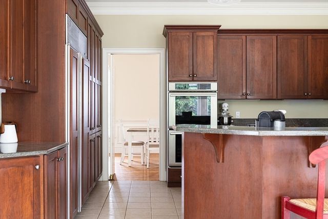 7 Burnham Rd, Lexington, MA 02420