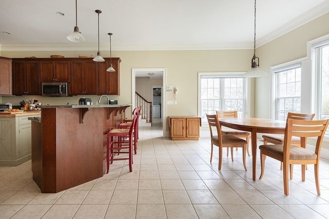 7 Burnham Rd, Lexington, MA 02420