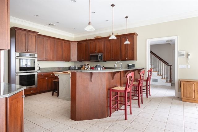 7 Burnham Rd, Lexington, MA 02420