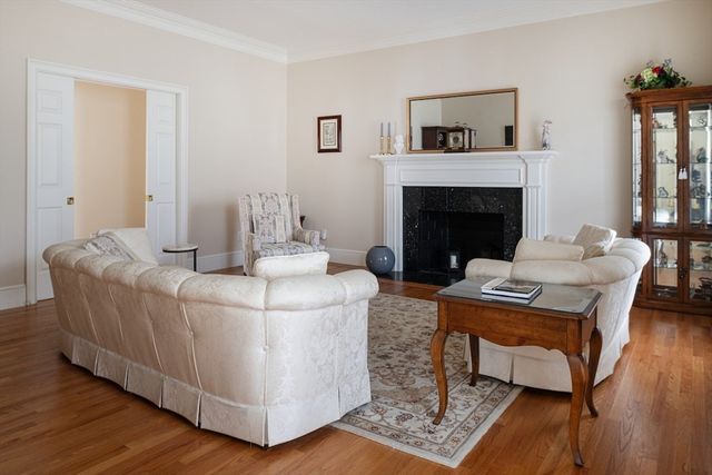 7 Burnham Rd, Lexington, MA 02420