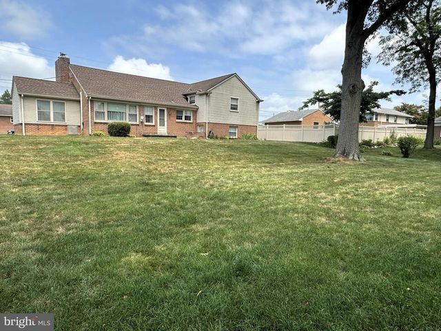 269 MCKINLEY AVE, Hanover, PA 17331