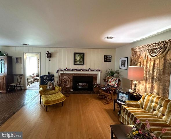 269 MCKINLEY AVE, Hanover, PA 17331
