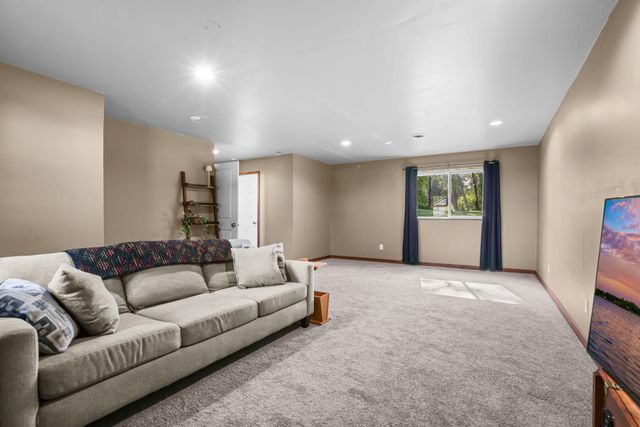 6338 154th Court NW, Ramsey, MN 55303