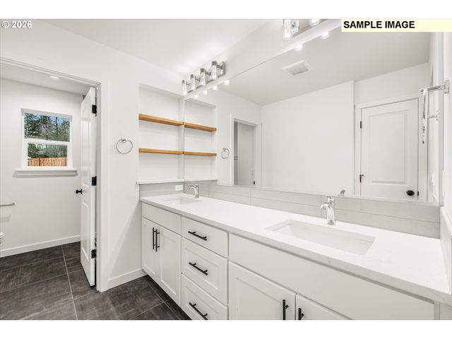 230 Nw MAWRCREST Ave, Gresham, OR 97030