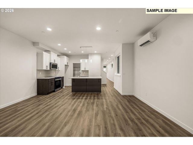 230 Nw MAWRCREST Ave, Gresham, OR 97030