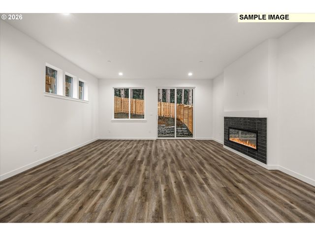 230 Nw MAWRCREST Ave, Gresham, OR 97030