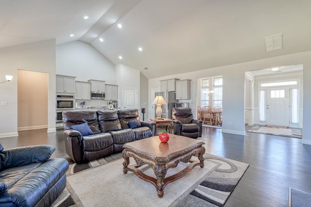 699 Ridgeville Crossing Drive, Inman, SC 29349