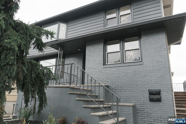 453 8th Street, Palisades Park, NJ 07650
