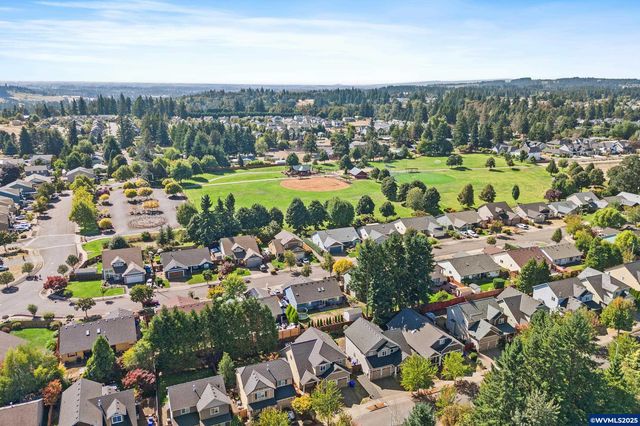 19537 Morrie Dr, Oregon City, OR 97045