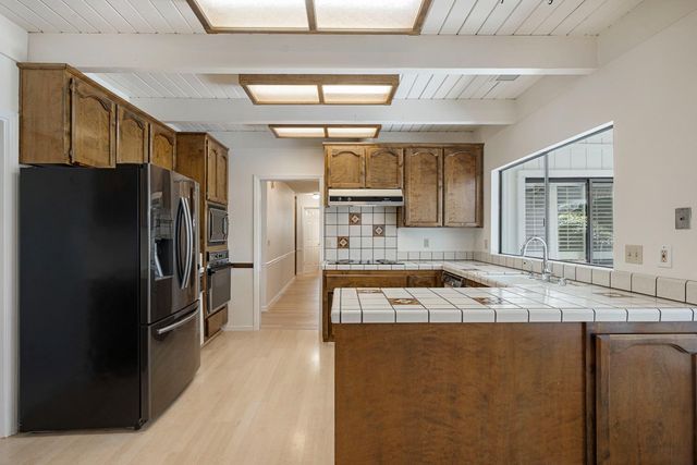 5106 Sunrise Hills Dr, Fair Oaks, CA 95628