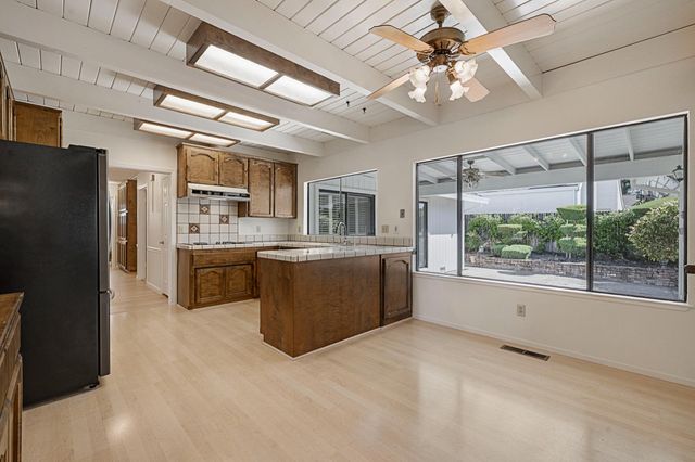 5106 Sunrise Hills Dr, Fair Oaks, CA 95628