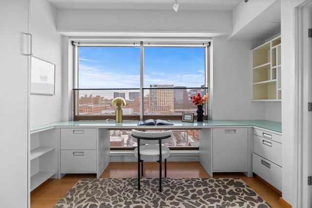 25 Channel Center St 1102, Boston, MA 02210