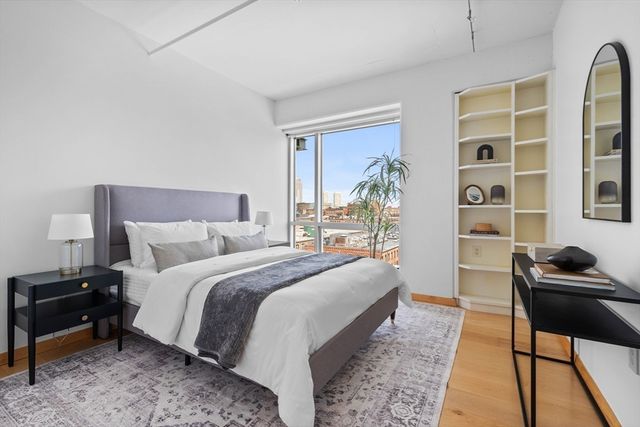 25 Channel Center St 1102, Boston, MA 02210