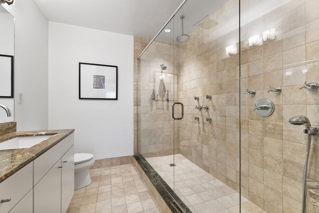 25 Channel Center St 1102, Boston, MA 02210