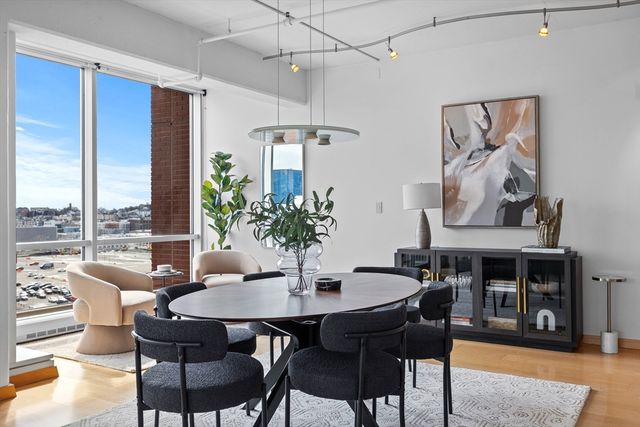 25 Channel Center St 1102, Boston, MA 02210