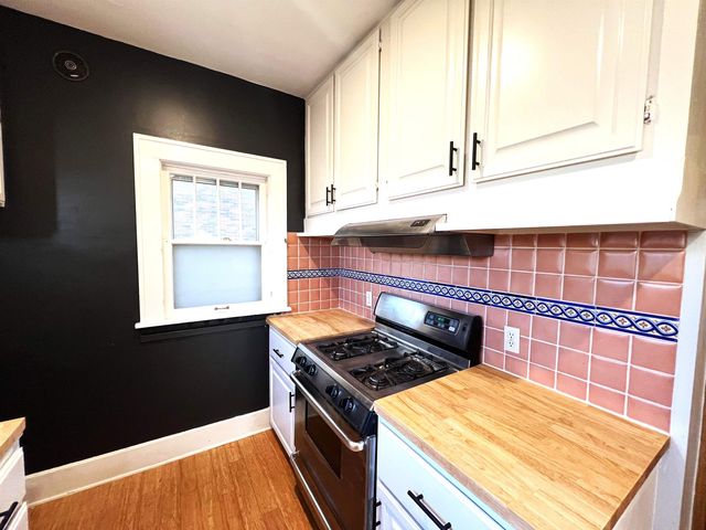 3916 E Willow St, Wichita, KS 67218