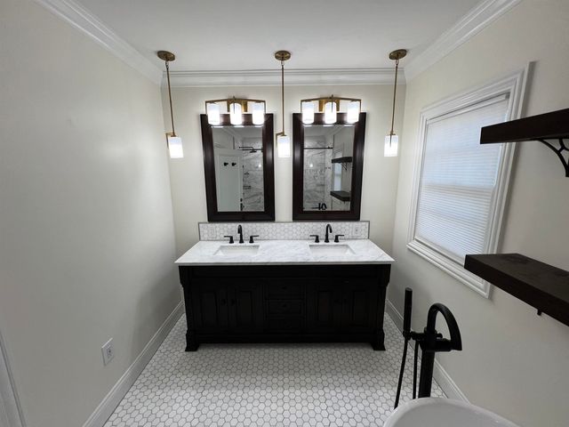 3916 E Willow St, Wichita, KS 67218