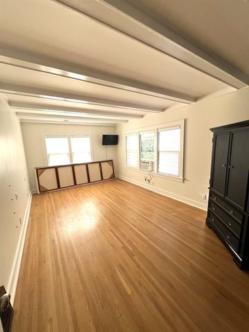 3916 E Willow St, Wichita, KS 67218