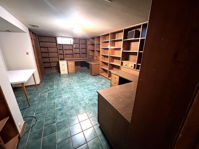 3916 E Willow St, Wichita, KS 67218