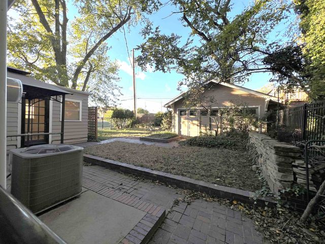 3916 E Willow St, Wichita, KS 67218