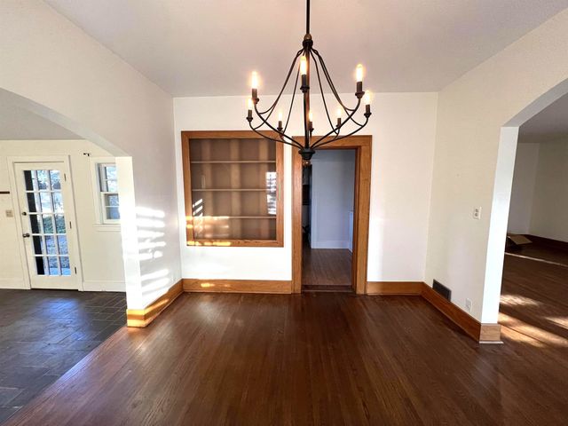 3916 E Willow St, Wichita, KS 67218