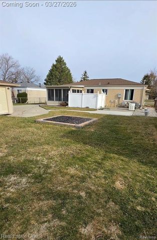 18576 Matthew Drive, Clinton Township, MI 48035