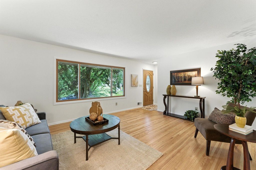 1836 Belland Avenue, White Bear Lake, MN 55110