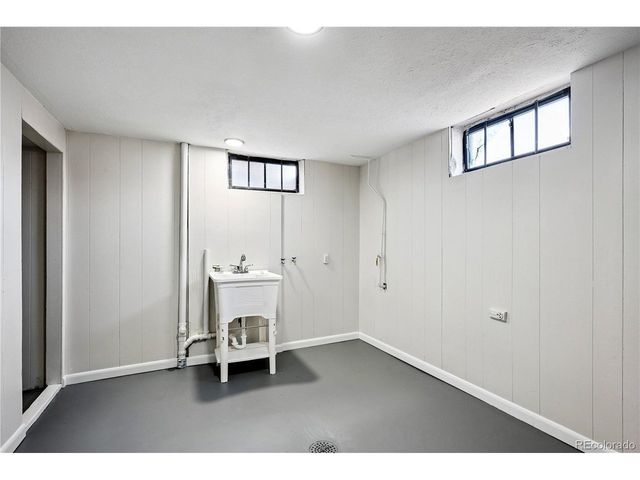 2040 Moline St, Aurora, CO 80010