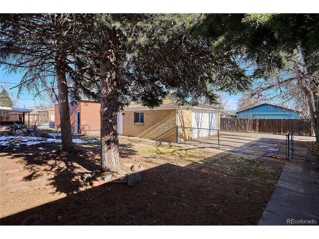 2040 Moline St, Aurora, CO 80010